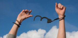 Jakich kajdanek używa polska policja?