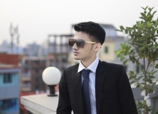 Jaki zegarek do granatowego garnituru? Jaki zegarek do granatowego garnituru?