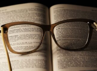 Komu pasują oprawki transparentne?